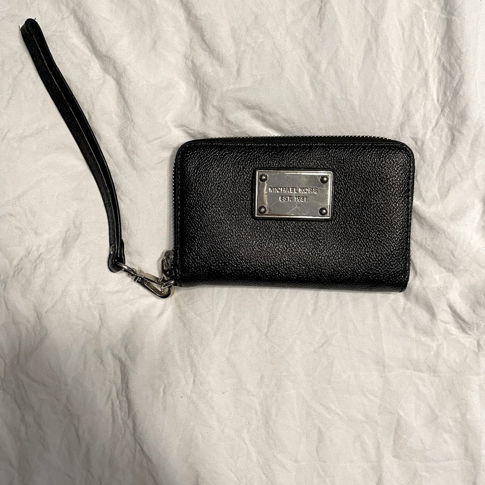 Micheal Kors wristlet